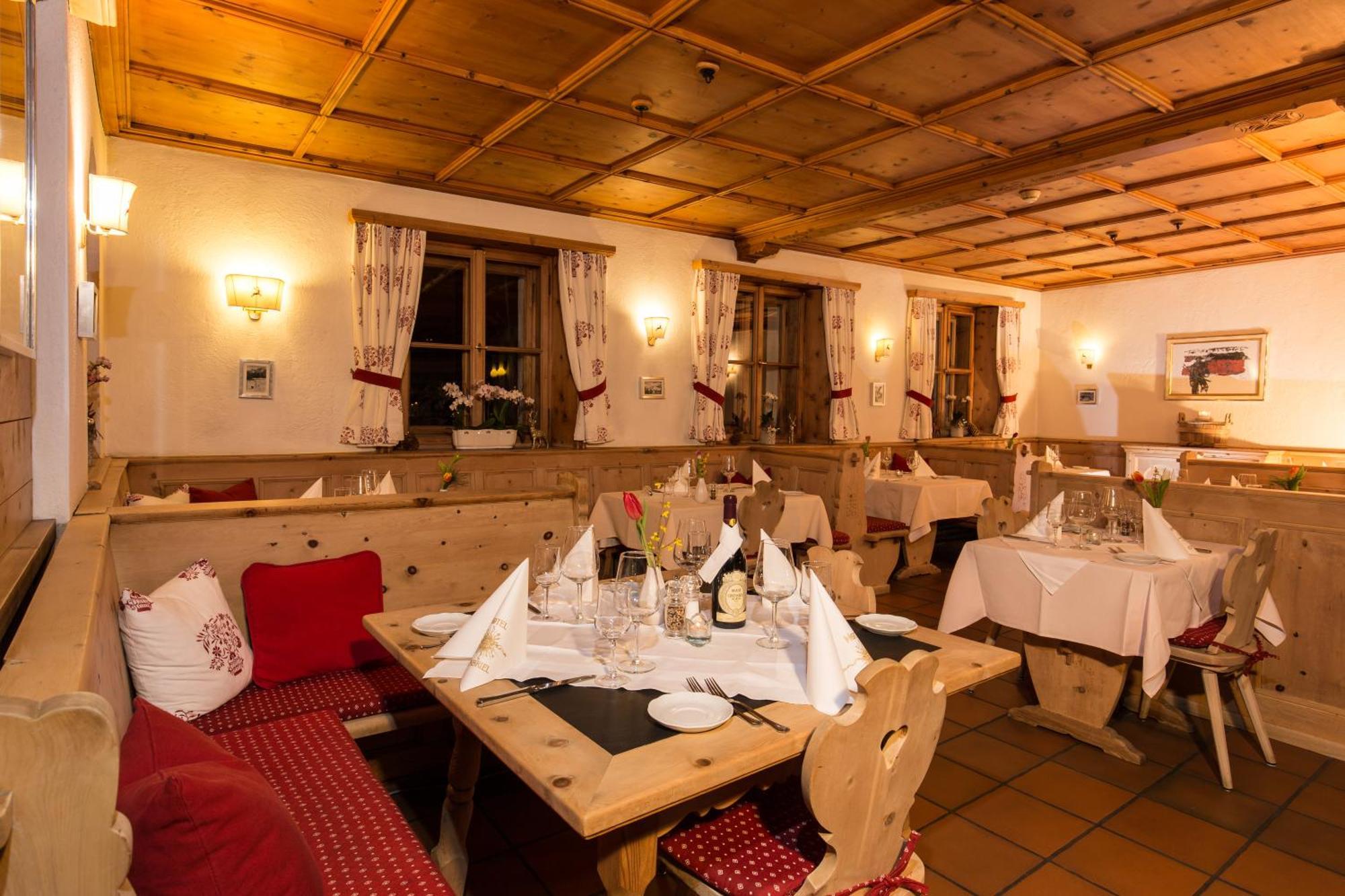 Hotel Restaurant Gabriel Scuol Exterior photo