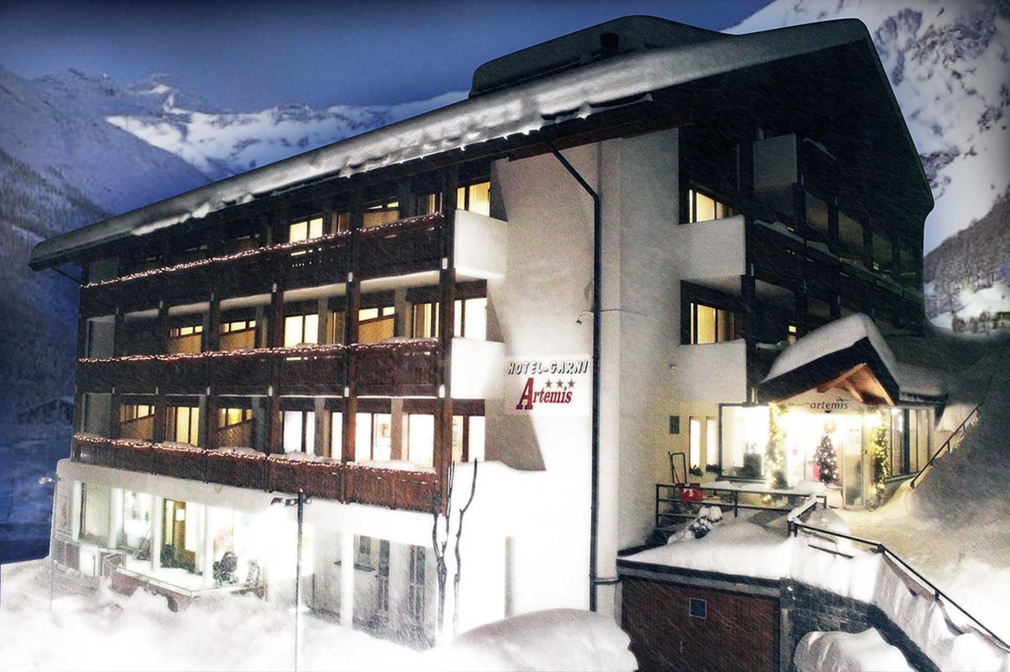 Hotel Restaurant Gabriel Scuol Exterior photo