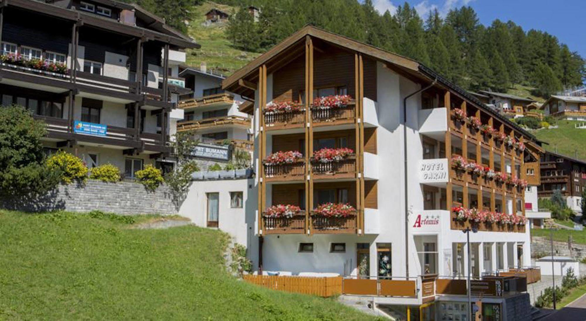 Hotel Restaurant Gabriel Scuol Exterior photo